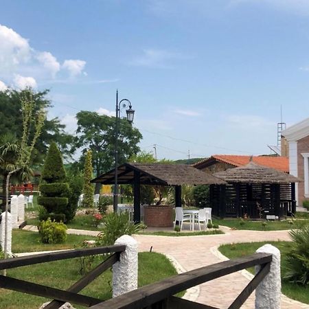 Agroturizem Eldi Hotel Fier Exterior foto