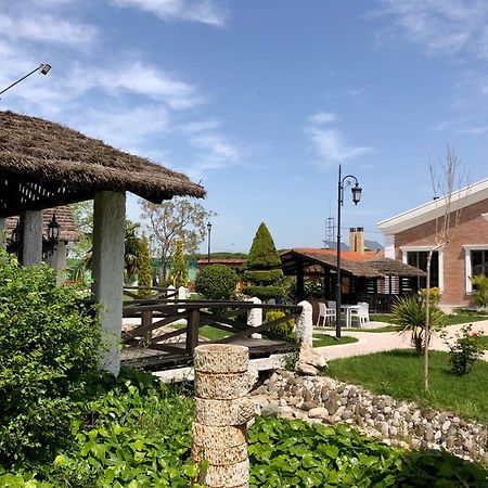 Agroturizem Eldi Hotel Fier Exterior foto