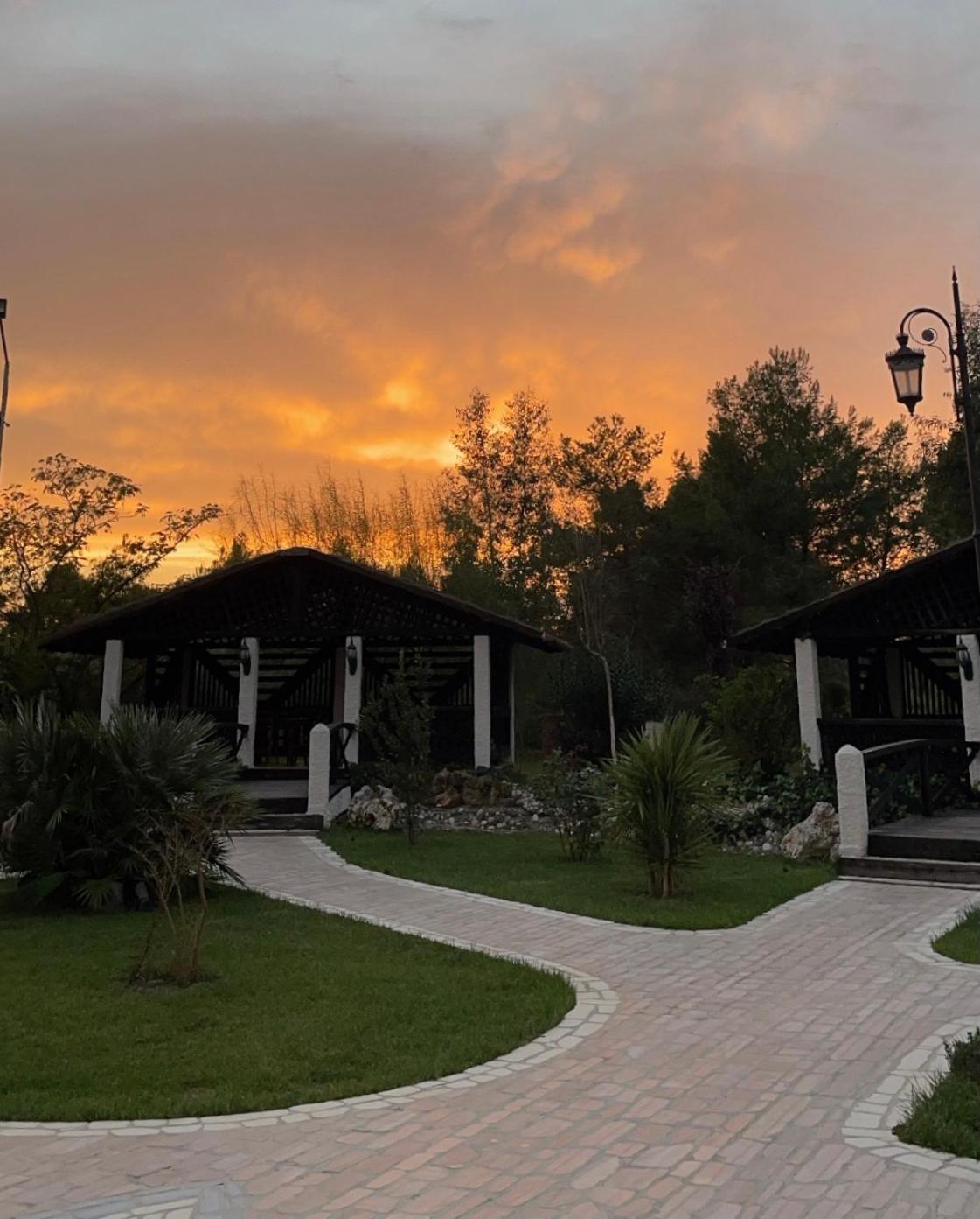Agroturizem Eldi Hotel Fier Exterior foto